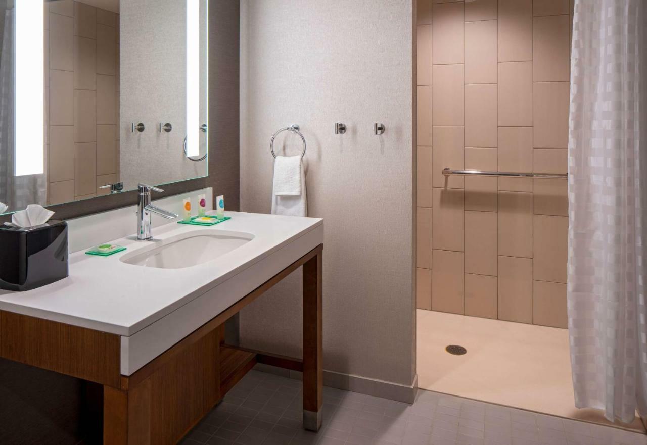 Hyatt Place Indianapolis Downtown エクステリア 写真